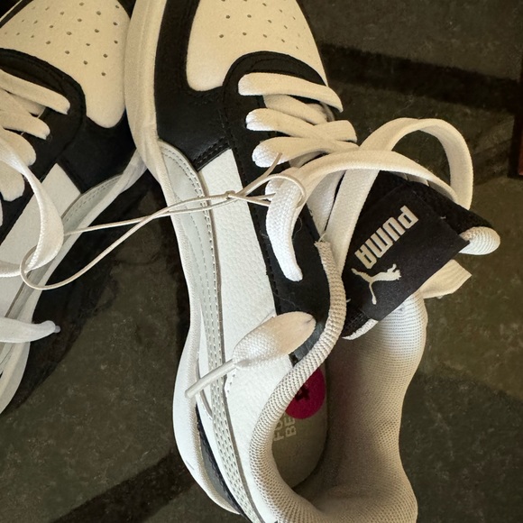 Puma’s Youth size 4 - Picture 4 of 4
